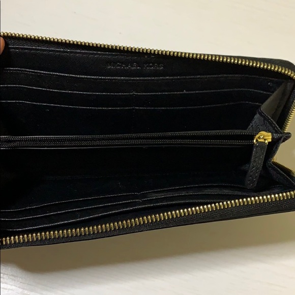 Michael kors wallet - Picture 3 of 4